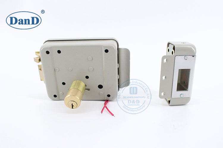 mechones de borde de la puerta