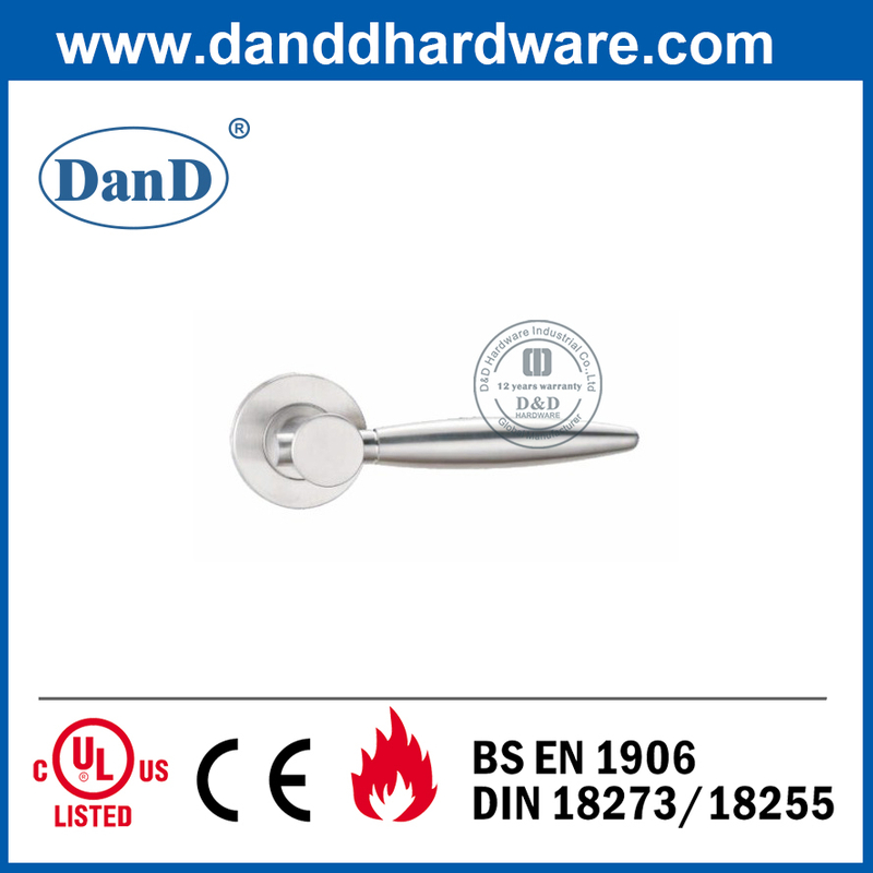 Accesorios de puerta de grado 304 Puela de puerta comercial Manija DDSH042