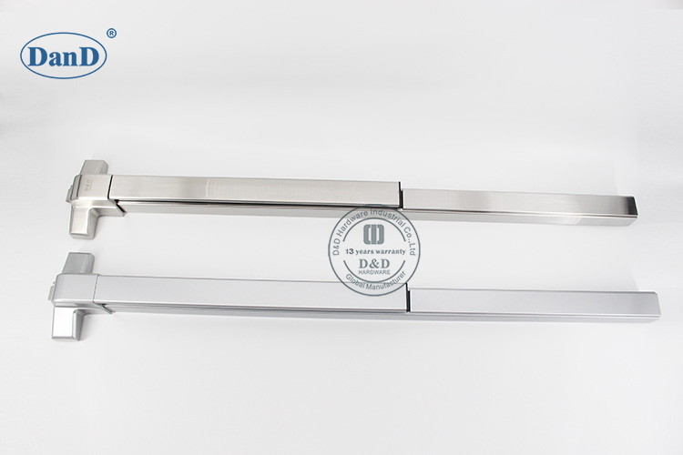 empujar la puerta de la puerta