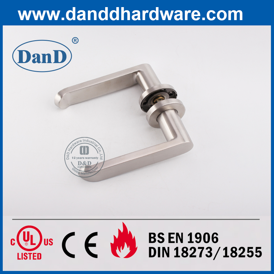 Manijas de puerta externas de palanca sólida de grado 304 personalizado para puerta de madera-DDSH028