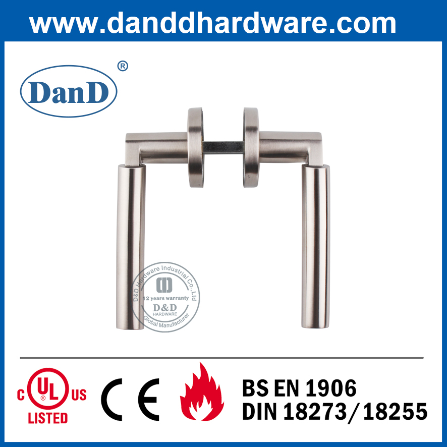 SS304 Moderno Simple Diseño Silver Silver Casting Puerta Puerta Manija-DDSH017