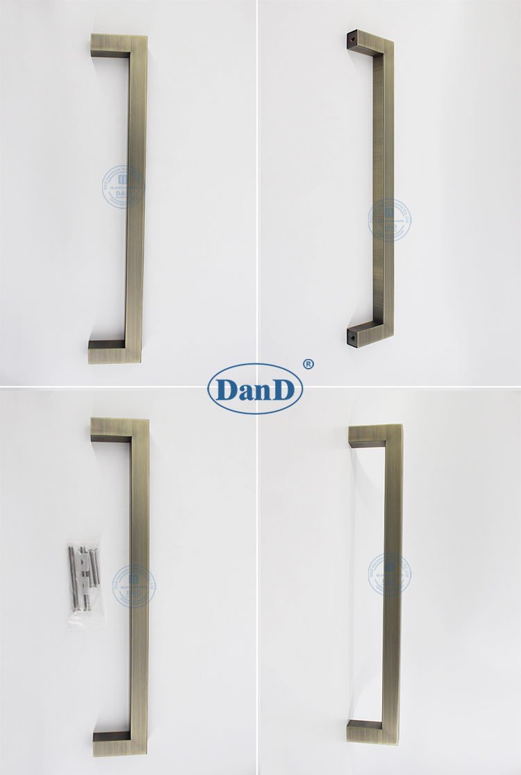 Manijas de tir&oacute;n de lat&oacute;n antiguo